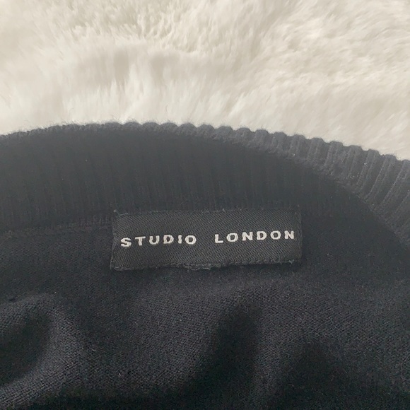 Studio London Black Top - Picture 4 of 4